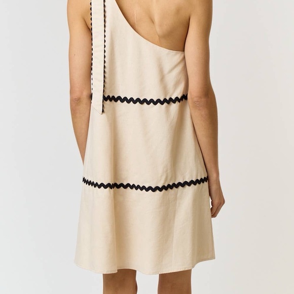 186) Scalloped One Shoulder Dress - Picture 2 of 3